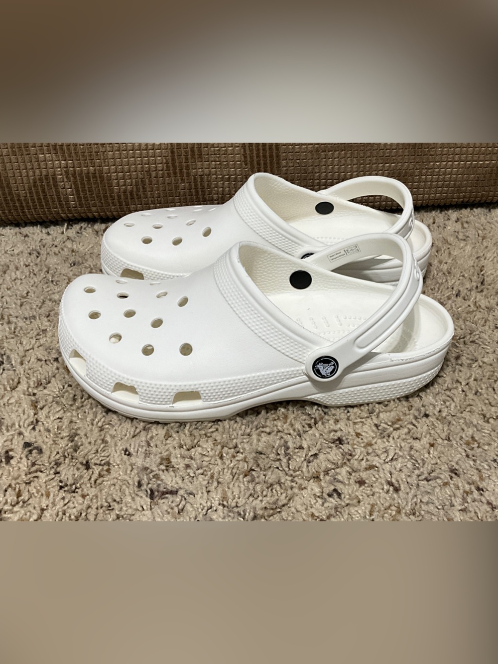 CROCS women’s Unisex Classic Clog - White Womens size 9/ Men’s 7
